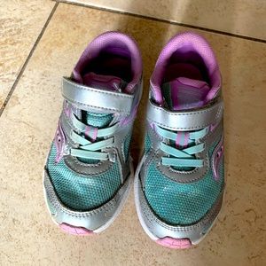 Little girls Saucony running shoes - size 11